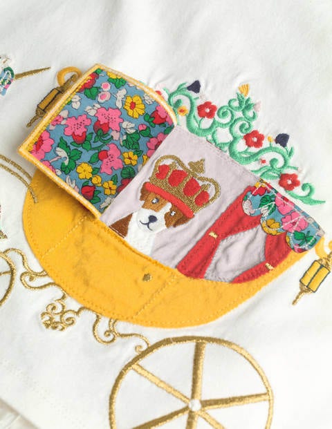 Novelty Royal T-shirt - Ivory Carriage Novelty Royal T-shirt - Ivory Carriage