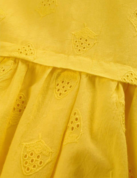 Kleid mit Erdbeer-Lochstickerei - Narzissengelb Kleid mit Erdbeer-Lochstickerei - Narzissengelb