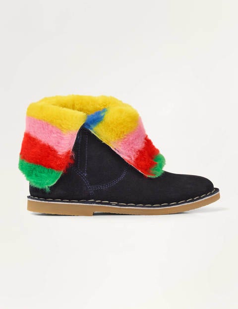 Bottes cosy en daim - Motif arc-en-ciel bleu universitaire Bottes cosy en daim - Motif arc-en-ciel bleu universitaire
