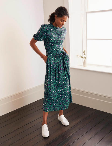 Flora Jerseykleid mit Puffärmeln - Salbeigrün, Wilde Brombeere Flora Jerseykleid mit Puffärmeln - Salbeigrün, Wilde Brombeere
