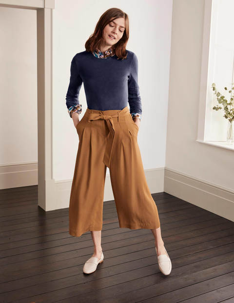 Cashmere Crew Neck Sweater - Navy Cashmere Crew Neck Sweater - Navy
