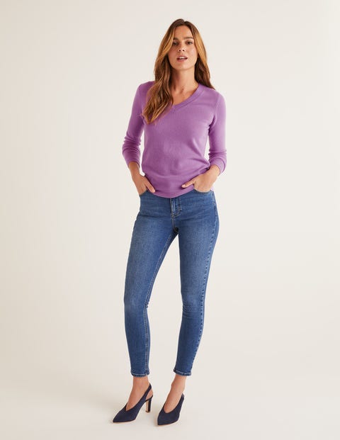 Cashmere V-neck Sweater - Lupin Cashmere V-neck Sweater - Lupin