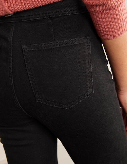Bootcut-Jeans mit Knopfdetail - Schwarz Bootcut-Jeans mit Knopfdetail - Schwarz
