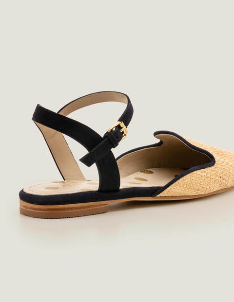 Miriam Flache Pumps aus Bast - Natürlicher Bast/Navy Miriam Flache Pumps aus Bast - Natürlicher Bast/Navy