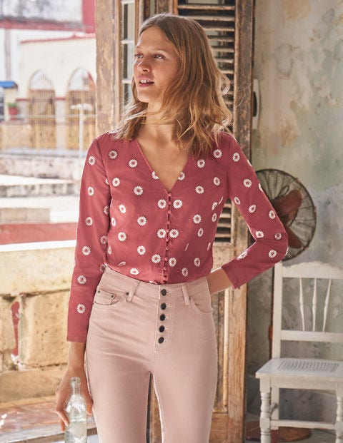 Diana Oberteil mit Stickerei - Rot, Gänseblümchenstickerei Diana Oberteil mit Stickerei - Rot, Gänseblümchenstickerei
