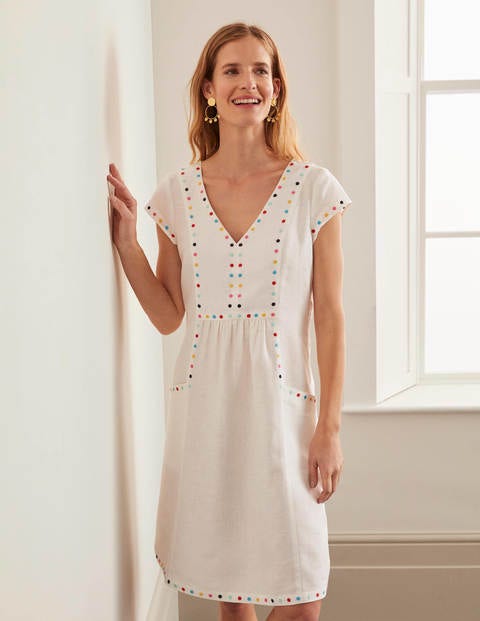 Leandra Besticktes Kleid - Weiß Leandra Besticktes Kleid - Weiß