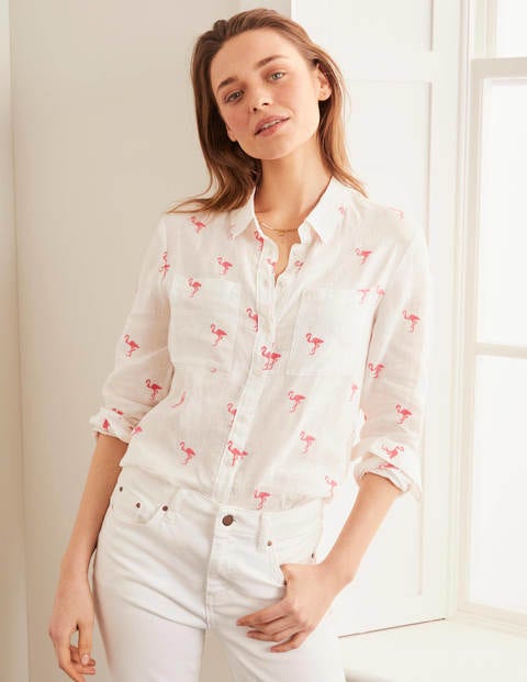 Chemise brodée en lin - Blanc avec motif flamant rose Chemise brodée en lin - Blanc avec motif flamant rose