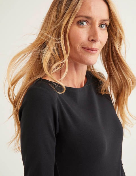 Essential Boatneck - Black Essential Boatneck - Black