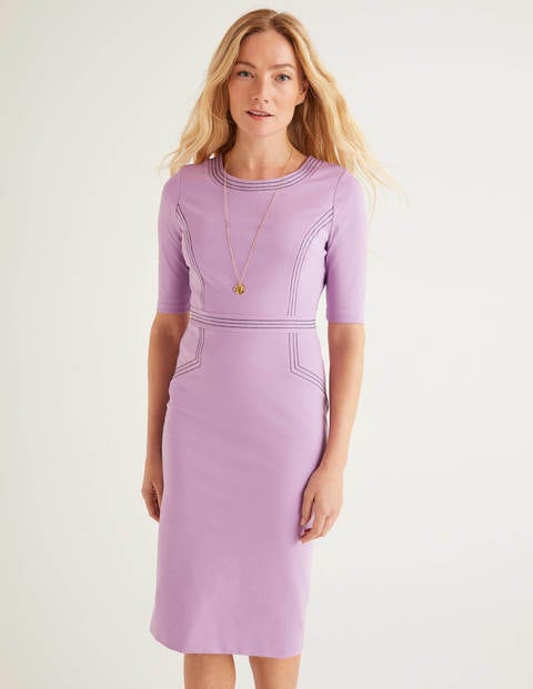 Kate Ponte-Kleid mit Ziernaht - Lila Kate Ponte-Kleid mit Ziernaht - Lila