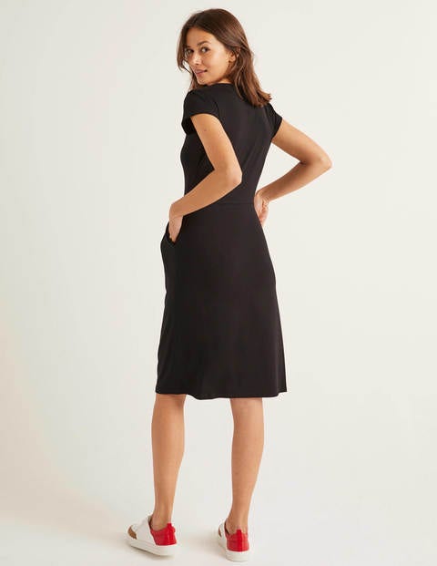 Alberta Jerseykleid - Schwarz Alberta Jerseykleid - Schwarz
