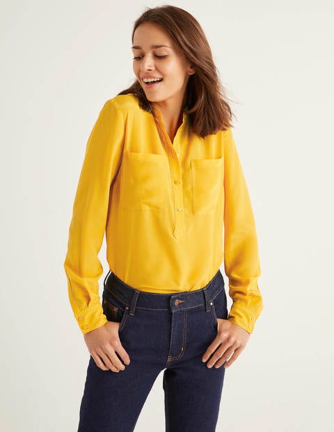 Kragenlose Seidenbluse - Sonnengelb Kragenlose Seidenbluse - Sonnengelb
