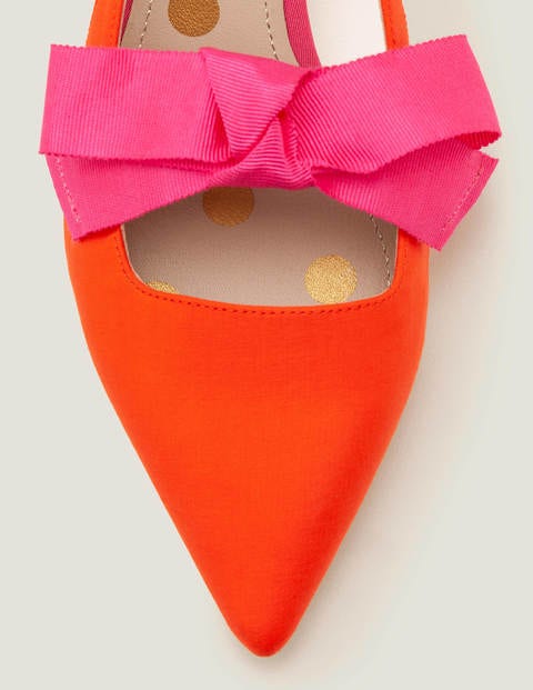 Mollie Pumps mit Kitten-Absatz - Orangerot/Pink Mollie Pumps mit Kitten-Absatz - Orangerot/Pink