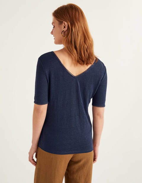 T-shirt Serena en lin à bordure festonnée - Bleu marine T-shirt Serena en lin à bordure festonnée - Bleu marine