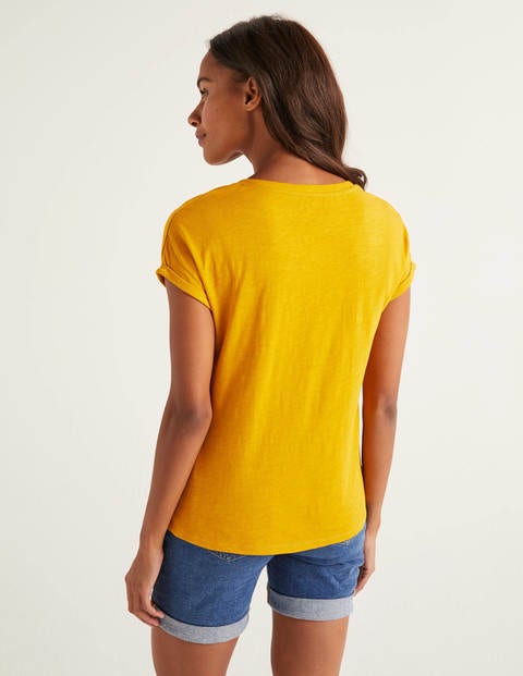 Das Baumwoll-T-Shirt Mit Umgekrempelten Bündchen - Sonnengelb Das Baumwoll-T-Shirt Mit Umgekrempelten Bündchen - Sonnengelb