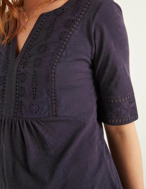 Margot Jerseyshirt Mit Lochstickerei - Navy Margot Jerseyshirt Mit Lochstickerei - Navy