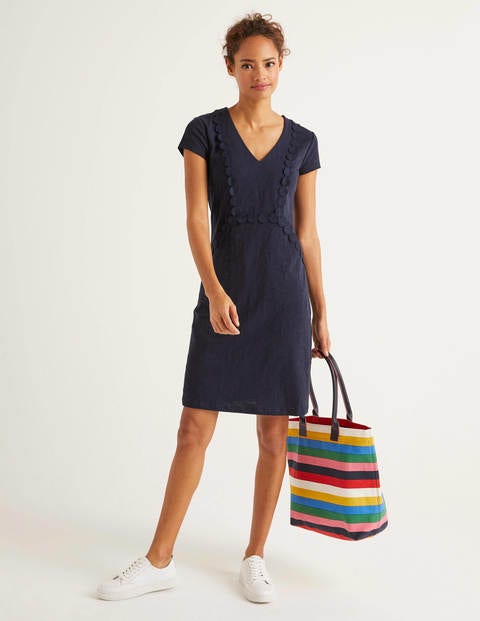 Robe Saskia à brodure en jersey - Bleu marine Robe Saskia à brodure en jersey - Bleu marine