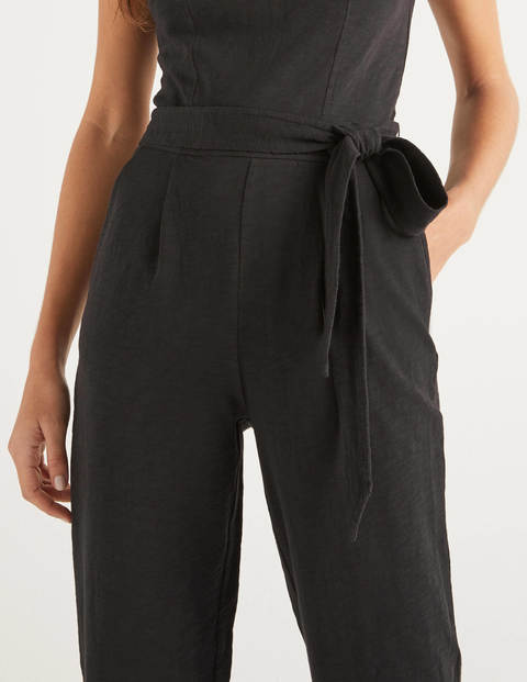 Tia Jersey-Jumpsuit Mit Rundem Rückenausschnitt - Schwarz Tia Jersey-Jumpsuit Mit Rundem Rückenausschnitt - Schwarz