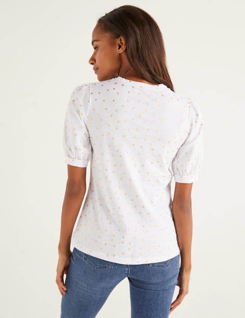 Zoe Jersey-T-Shirt mit gerafften Ärmeln - Weiß/Gold, Polkatupfen Zoe Jersey-T-Shirt mit gerafften Ärmeln - Weiß/Gold, Polkatupfen