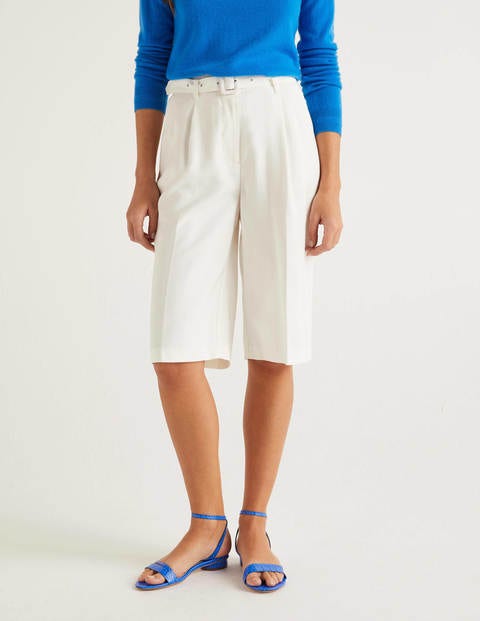 Hampton Shorts mit Gürtel - Naturweiß Hampton Shorts mit Gürtel - Naturweiß