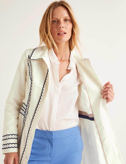 Agar Scallop Coat - Ivory Agar Scallop Coat - Ivory