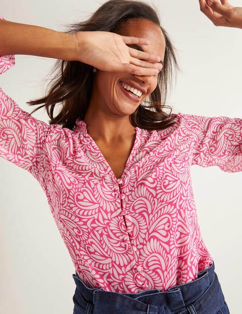 Evangeline Bluse - Pink, Kleines Geschwungenes Farnmuster Evangeline Bluse - Pink, Kleines Geschwungenes Farnmuster