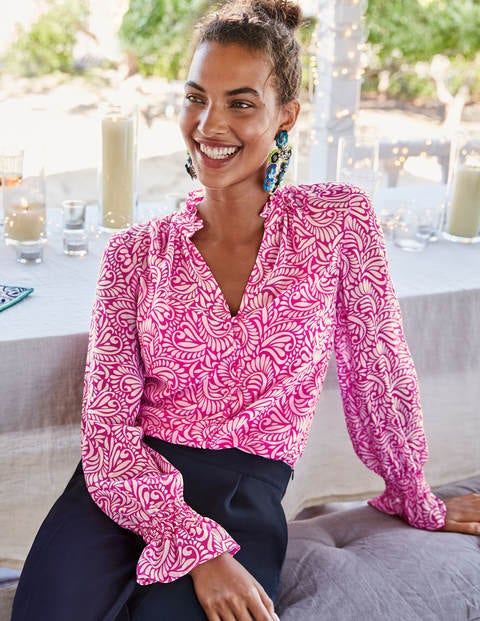 Evangeline Bluse - Pink, Kleines Geschwungenes Farnmuster Evangeline Bluse - Pink, Kleines Geschwungenes Farnmuster