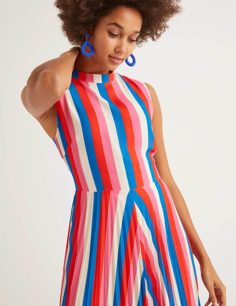 Robe midi plissée Jocelyn - Bleu audacieux, rayé camélia Robe midi plissée Jocelyn - Bleu audacieux, rayé camélia