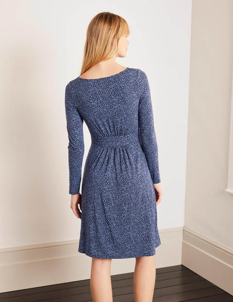 Abigail Jerseykleid - Navy, Gemalte Blumen Abigail Jerseykleid - Navy, Gemalte Blumen