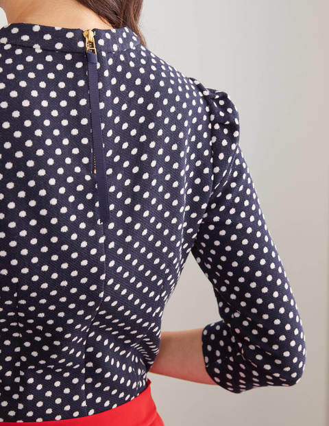Aria Jacquard-Oberteil aus Jersey - Navy/Naturweiß, Jacquardtupfen Aria Jacquard-Oberteil aus Jersey - Navy/Naturweiß, Jacquardtupfen