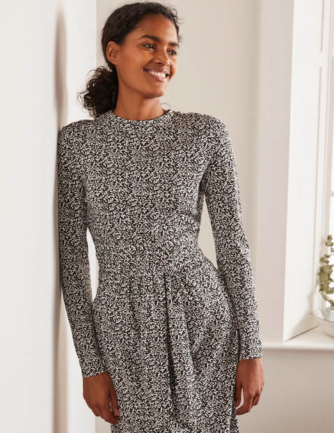 Cara Midikleid - Schwarz und Naturweiß, Ranken mit Knospen Cara Midikleid - Schwarz und Naturweiß, Ranken mit Knospen