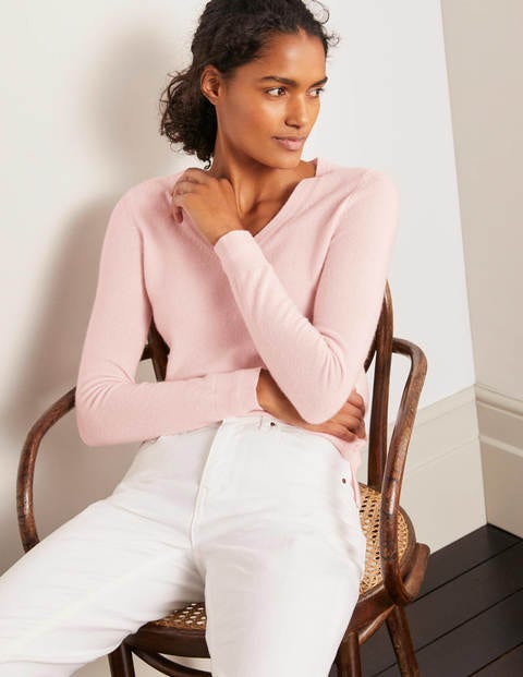 Cashmere V-neck Sweater - Milkshake Cashmere V-neck Sweater - Milkshake