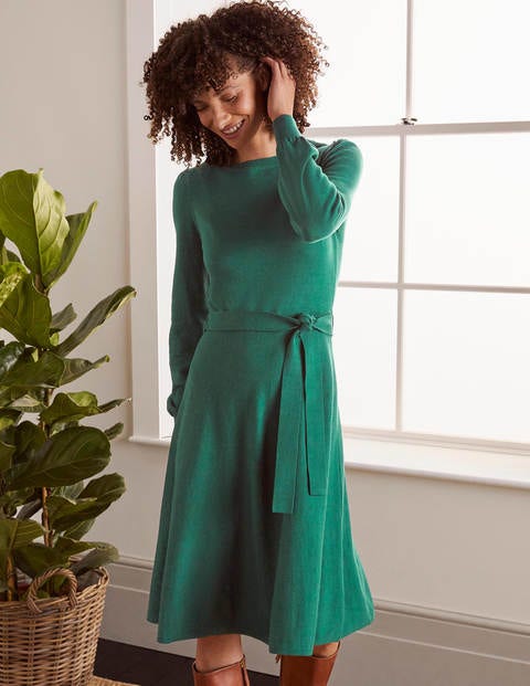 Deborah Strickkleid mit Gürtel - Waldgrün Deborah Strickkleid mit Gürtel - Waldgrün