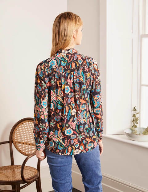 Chemise Penelope à smocks - Black, Garden Chintz Chemise Penelope à smocks - Black, Garden Chintz