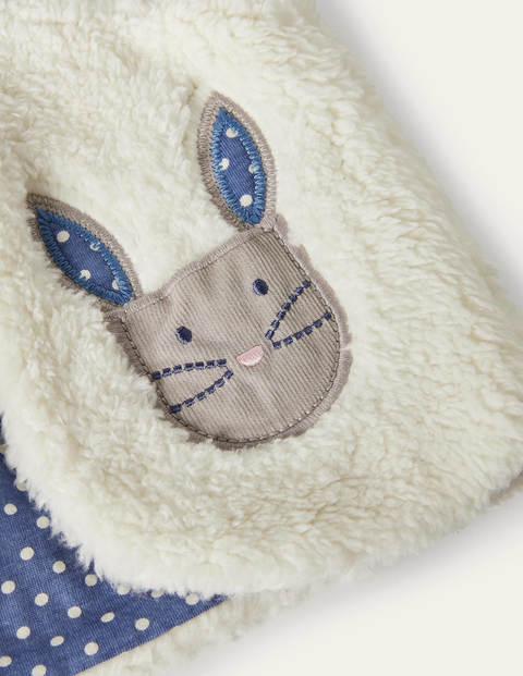 Cosy Appliqué Pocket Gilet - Ivory Cosy Appliqué Pocket Gilet - Ivory