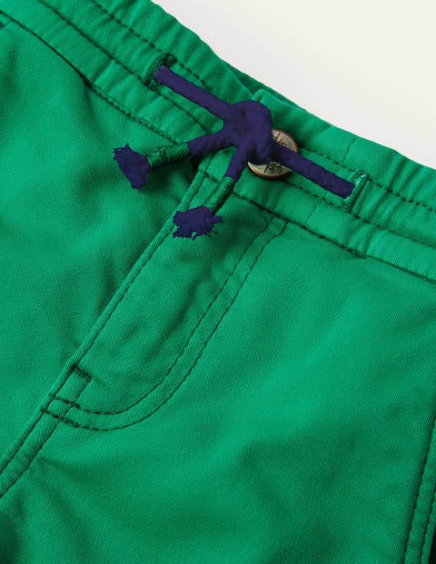 Schmal geschnittene Jersey-Jeans - Wiesengrün Schmal geschnittene Jersey-Jeans - Wiesengrün