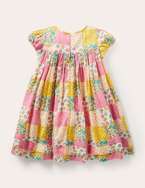 Smokkleid mit Puffärmeln - Bunt, Patchwork-Blumenmuster Smokkleid mit Puffärmeln - Bunt, Patchwork-Blumenmuster