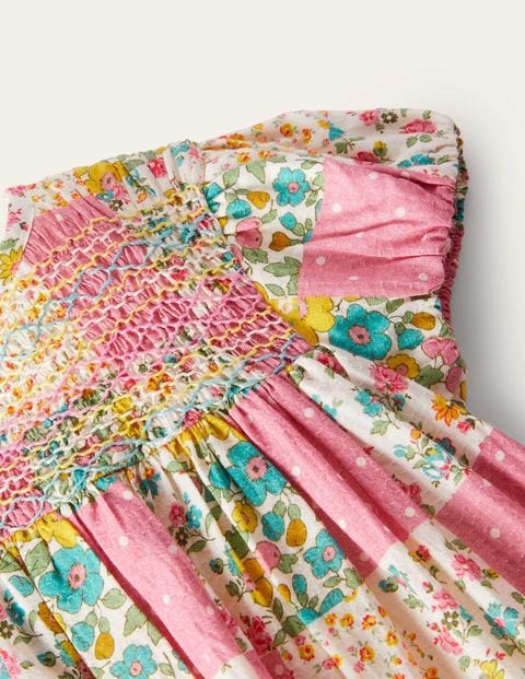 Smokkleid mit Puffärmeln - Bunt, Patchwork-Blumenmuster Smokkleid mit Puffärmeln - Bunt, Patchwork-Blumenmuster