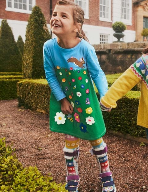 Kleid mit großer Applikation - Grasgrün, Blumenszene Kleid mit großer Applikation - Grasgrün, Blumenszene