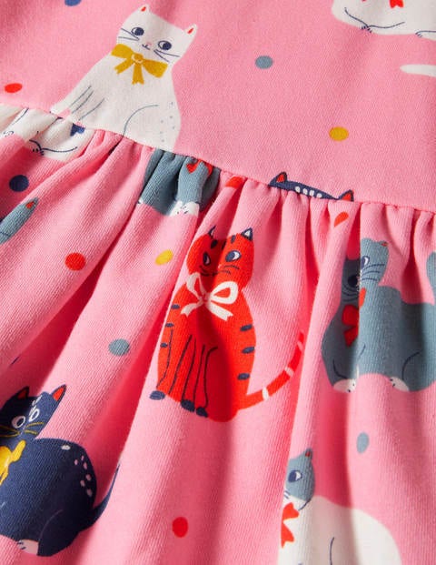 Gemütliches Sweatshirt-Kleid mit Muster - Kirschblütenrosa, Neugierige Katzen Gemütliches Sweatshirt-Kleid mit Muster - Kirschblütenrosa, Neugierige Katzen