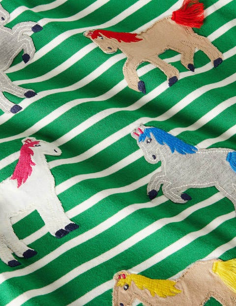 3D Appliqué Breton - Highland Green/ Ivory Horses 3D Appliqué Breton - Highland Green/ Ivory Horses