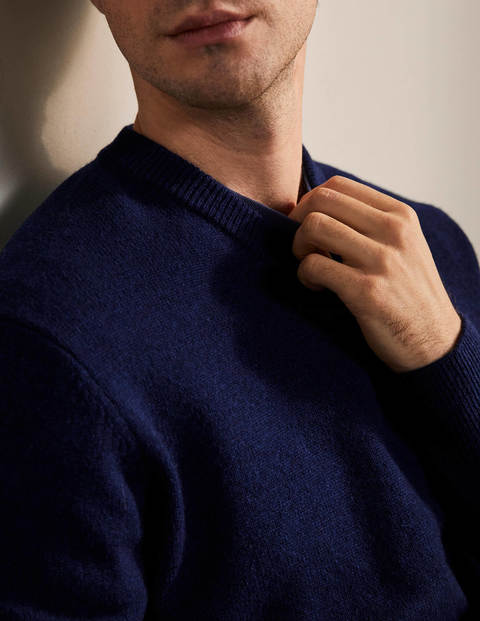 Lambswool Blend V-neck - Space Navy Lambswool Blend V-neck - Space Navy