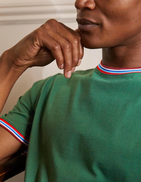 T-Shirt mit Streifendetail - Park Green T-Shirt mit Streifendetail - Park Green