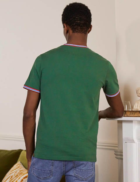T-Shirt mit Streifendetail - Park Green T-Shirt mit Streifendetail - Park Green