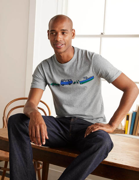 Graphic T-shirt - Travel Graphic Graphic T-shirt - Travel Graphic