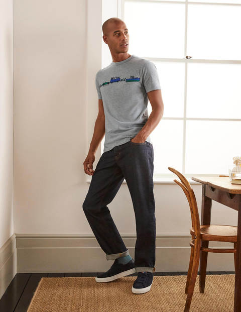 Graphic T-shirt - Travel Graphic Graphic T-shirt - Travel Graphic