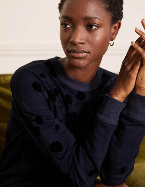 Jasmine Sweatshirt-Kleid - Navy, Geflocktes Blumenmuster Jasmine Sweatshirt-Kleid - Navy, Geflocktes Blumenmuster
