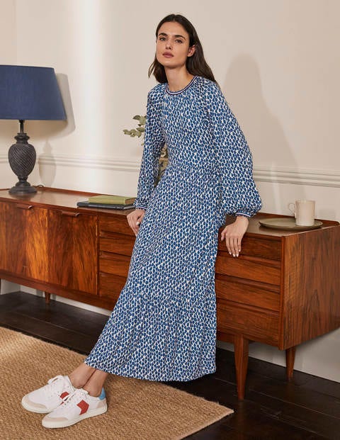 Jersey-Midikleid mit Stickerei - Galaxieblau, Geometrisches Gepardenmuster Jersey-Midikleid mit Stickerei - Galaxieblau, Geometrisches Gepardenmuster
