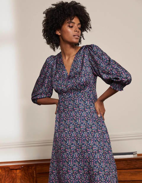 Robe midi Iris - Bleu galaxie, motif Pretty Floral Robe midi Iris - Bleu galaxie, motif Pretty Floral