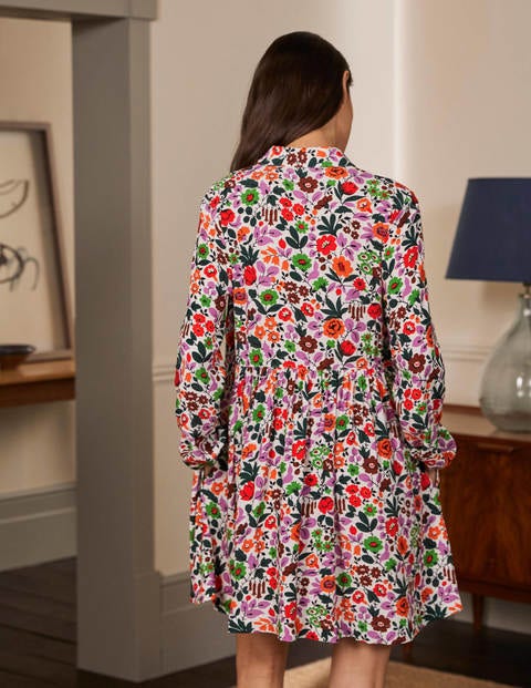 Robe-chemise à manches blousantes - Ivoire, forêt florale Robe-chemise à manches blousantes - Ivoire, forêt florale