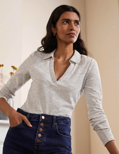 The Cotton Collar Notch Tee - Ivory/Navy The Cotton Collar Notch Tee - Ivory/Navy